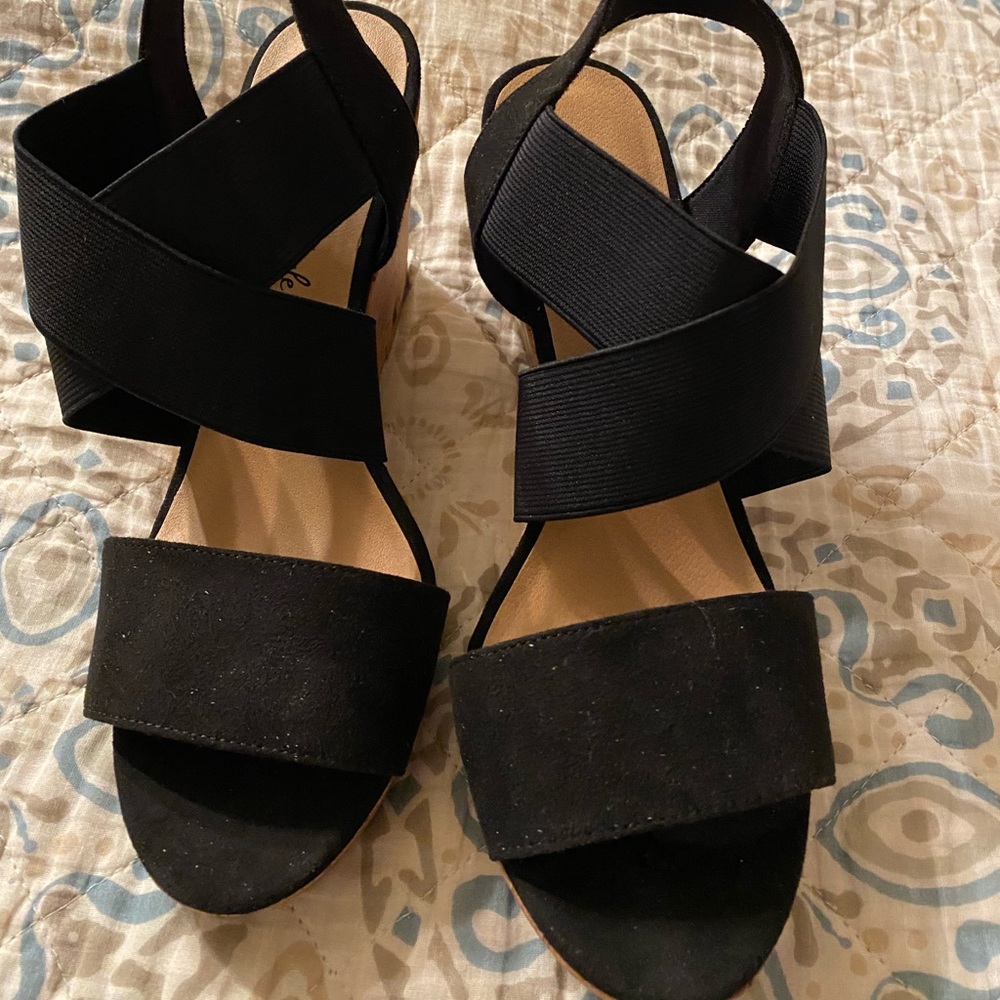 American Eagle Black Strappy Sandals 3” heel